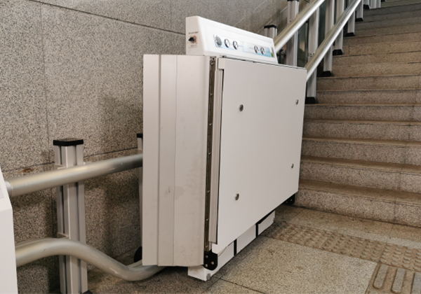 斜掛升降機(jī)